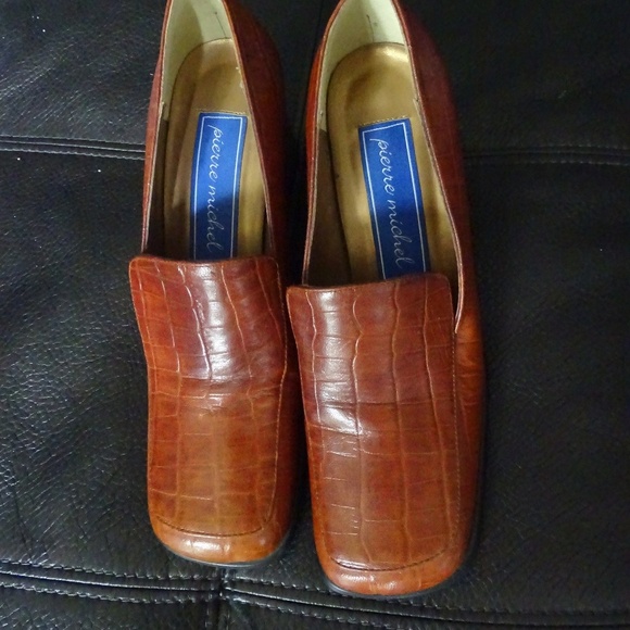 Brown Croc-Embossed Heels - Picture 1 of 3